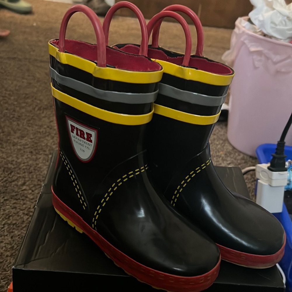 Kids rain boots